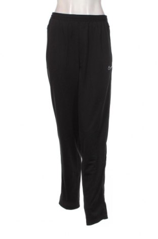 Pantaloni trening de femei Nike, Mărime XL, Culoare Negru, Preț 183,55 Lei