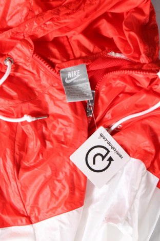 Γυναικείο μπουφάν αθλητικό Nike, Μέγεθος S, Χρώμα Λευκό, Τιμή 32,71 €