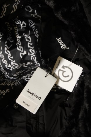 Γυναικείο μπουφάν Desigual, Μέγεθος XL, Χρώμα Μαύρο, Τιμή 75,13 €
