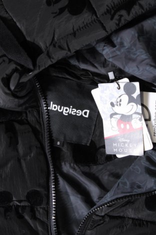 Dámska bunda  Desigual, Veľkosť S, Farba Čierna, Cena  64,20 €