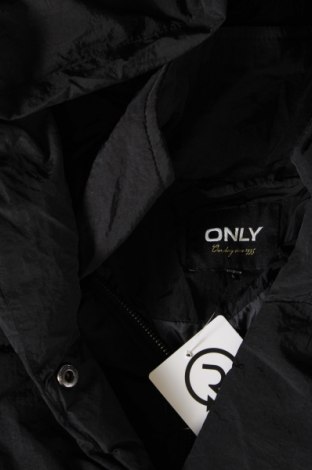 Γυναικείο μπουφάν ONLY, Μέγεθος S, Χρώμα Μαύρο, Τιμή 17,50 €