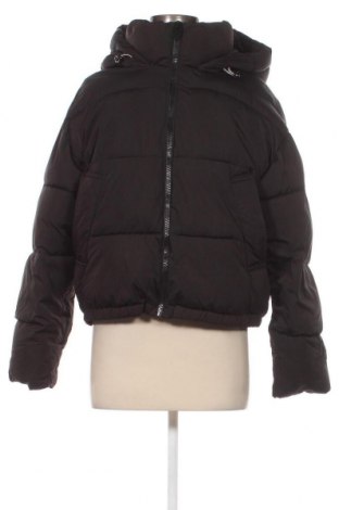 Γυναικείο μπουφάν Pull&Bear, Μέγεθος M, Χρώμα Μαύρο, Τιμή 27,81 €