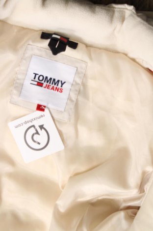 Γυναικείο μπουφάν Tommy Jeans, Μέγεθος S, Χρώμα Εκρού, Τιμή 196,39 €