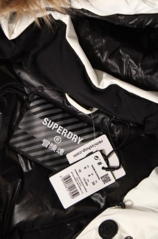 Dámská bunda pro zimní sporty  Superdry, Velikost M, Barva Bílá, Cena  1 478,00 Kč