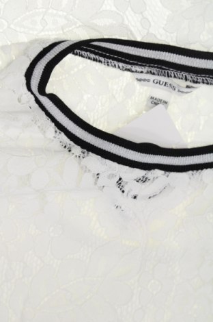 Детска блуза Guess, Размер 7-8y/ 128-134 см, Цвят Бял, Цена 77,00 лв.
