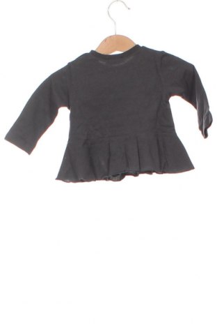 Dziecięca bluzka United Colors Of Benetton, Rozmiar 3-6m/ 62-68 cm, Kolor Szary, Cena 40,78 zł