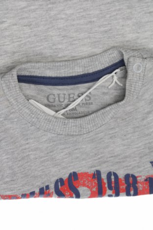Kinder T-Shirt Guess, Größe 3-6m/ 62-68 cm, Farbe Grau, Preis 23,71 €