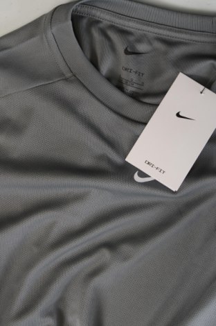 Kinder T-Shirt Nike, Größe 10-11y/ 146-152 cm, Farbe Grau, Preis 18,25 €