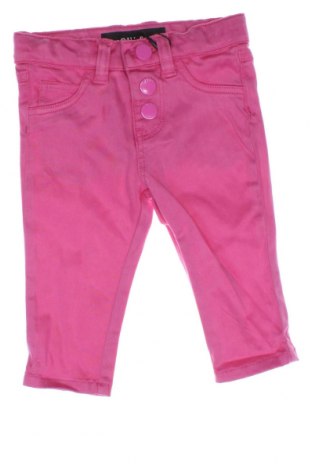 Dziecięce jeansy Guess, Rozmiar 3-6m/ 62-68 cm, Kolor Różowy, Cena 143,94 zł