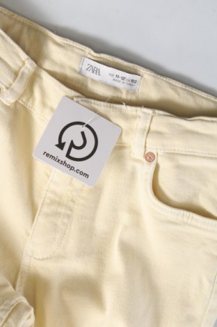 Детски дънки Zara, Размер 11-12y/ 152-158 см, Цвят Жълт, Цена 18,03 лв.