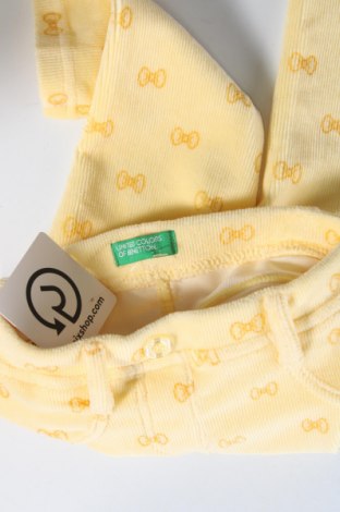 Pantaloni de catifea reiată, pentru copii United Colors Of Benetton, Mărime 18-24m/ 86-98 cm, Culoare Galben, Preț 39,37 Lei