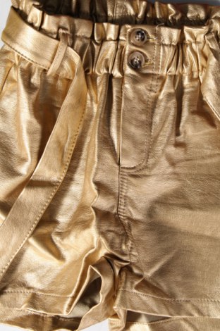 Детски къс панталон, Размер 5-6y/ 116-122 см, Цвят Златист, Цена 18,20 лв.