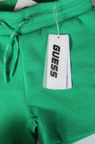 Детски къс панталон Guess, Размер 8-9y/ 134-140 см, Цвят Зелен, Цена 37,80 лв.