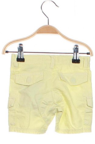 Παιδικό κοντό παντελόνι Guess, Μέγεθος 3-6m/ 62-68 εκ., Χρώμα Κίτρινο, Τιμή 32,47 €