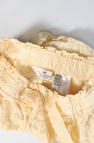 Παιδικό κοντό παντελόνι H&M, Μέγεθος 10-11y/ 146-152 εκ., Χρώμα Κίτρινο, Τιμή 7,00 €
