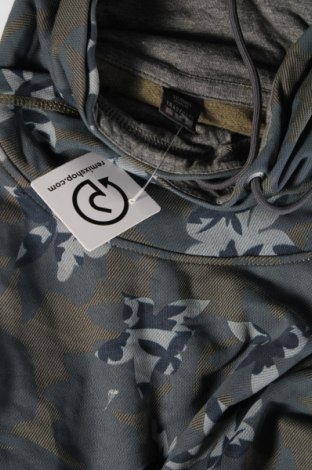 Pánské tričko  S.Oliver, Velikost XL, Barva Vícebarevné, Cena  215,00 Kč
