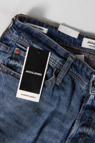 Ανδρικό τζίν Jack & Jones, Μέγεθος M, Χρώμα Μπλέ, Τιμή 47,94 €