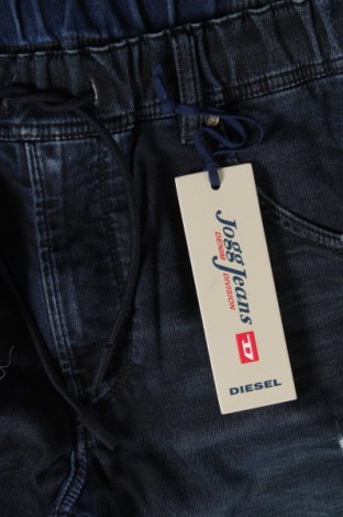 Męskie jeansy Diesel, Rozmiar S, Kolor Niebieski, Cena 280,67 zł