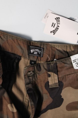 Ανδρικό κοντό παντελόνι Billabong, Μέγεθος M, Χρώμα Πολύχρωμο, Τιμή 31,96 €