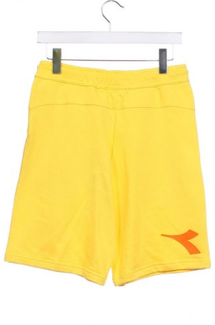 Мъжки къс панталон Diadora, Размер XS, Цвят Жълт, Цена 77,00 лв.