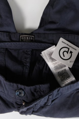 Ανδρικό κοντό παντελόνι Guess, Μέγεθος M, Χρώμα Μπλέ, Τιμή 31,71 €