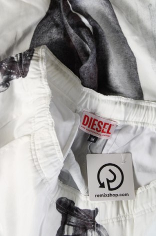 Мъжки къс панталон Diesel, Размер M, Цвят Многоцветен, Цена 193,05 лв.