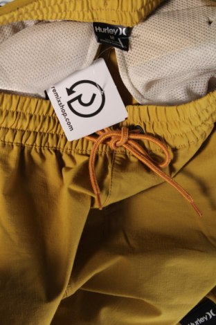 Herren Shorts Hurley, Größe M, Farbe Gelb, Preis 47,94 €