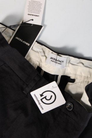 Ανδρικό κοντό παντελόνι Jack & Jones, Μέγεθος L, Χρώμα Μαύρο, Τιμή 31,96 €