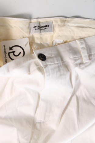 Pantaloni scurți de bărbați Jack & Jones, Mărime L, Culoare Alb, Preț 203,95 Lei