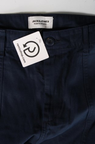 Pantaloni scurți de bărbați Jack & Jones, Mărime L, Culoare Albastru, Preț 203,95 Lei