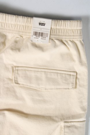 Мъжки къс панталон Levi's, Размер S, Цвят Бежов, Цена 93,00 лв.