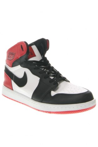 Мъжки обувки Air Jordan Nike, Размер 44, Цвят Многоцветен, Цена 96,04 лв.