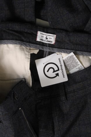 Мъжки панталон Jack & Jones, Размер M, Цвят Сив, Цена 6,15 лв.