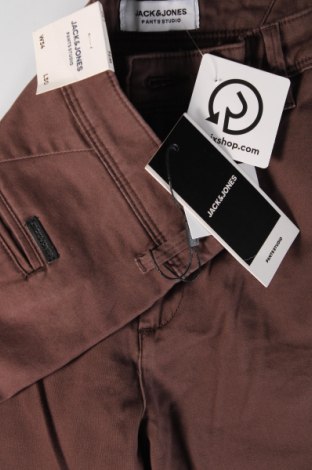 Ανδρικό παντελόνι Jack & Jones, Μέγεθος L, Χρώμα Καφέ, Τιμή 7,19 €