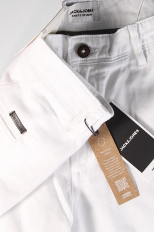 Мъжки панталон Jack & Jones, Размер M, Цвят Бял, Цена 93,00 лв.