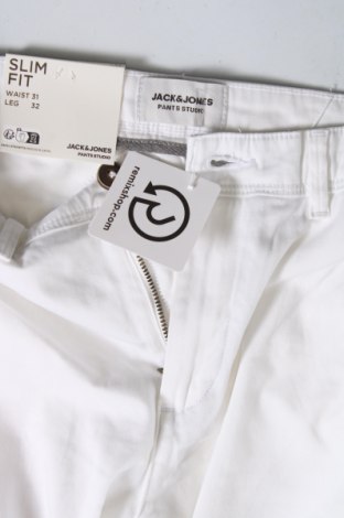 Мъжки панталон Jack & Jones, Размер M, Цвят Бял, Цена 57,66 лв.