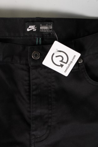 Pantaloni de bărbați Nike, Mărime M, Culoare Negru, Preț 158,16 Lei