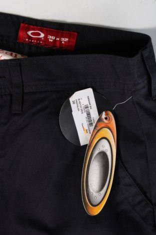 Мъжки панталон Oakley, Размер S, Цвят Син, Цена 105,05 лв.