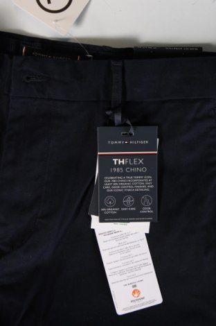 Pantaloni de bărbați Tommy Hilfiger, Mărime L, Culoare Albastru, Preț 335,53 Lei