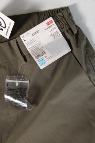 Pánske nohavice  Uniqlo, Veľkosť L, Farba Zelená, Cena  15,07 €