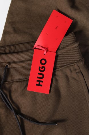 Pantaloni trening de bărbați Hugo Boss, Mărime M, Culoare Verde, Preț 500,00 Lei