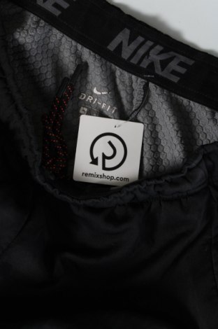 Ανδρικό αθλητικό παντελόνι Nike, Μέγεθος M, Χρώμα Μαύρο, Τιμή 25,36 €