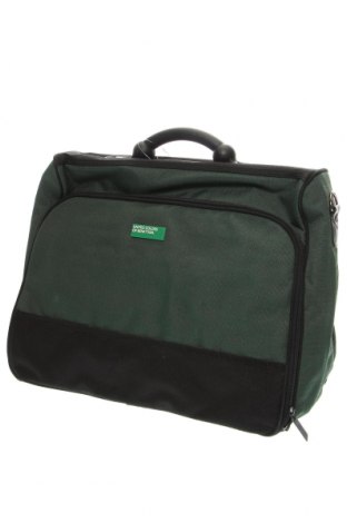 Пътна чанта United Colors Of Benetton, Цвят Зелен, Цена 41,06 лв.
