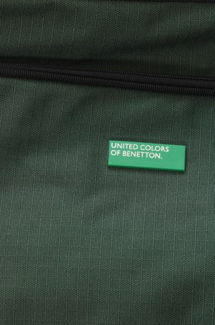 Пътна чанта United Colors Of Benetton, Цвят Зелен, Цена 41,06 лв.