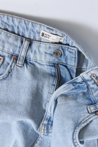 Spódnica Perfect Jeans By Gina Tricot, Rozmiar L, Kolor Niebieski, Cena 36,36 zł