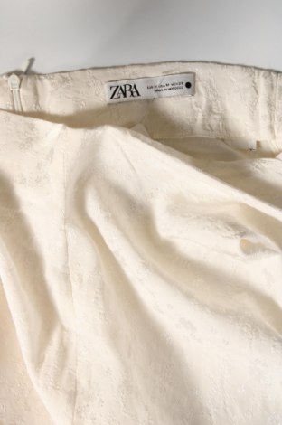 Пола Zara, Размер M, Цвят Бял, Цена 27,37 лв.