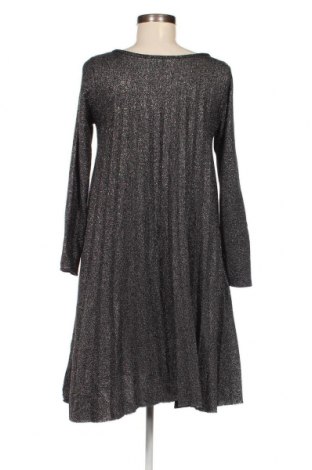 Kleid, Größe M, Farbe Silber, Preis 18,80 €