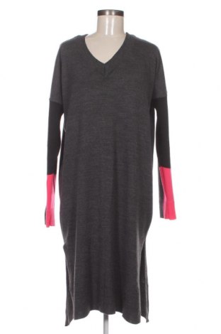 Kleid Fame, Größe XL, Farbe Grau, Preis 6,68 €