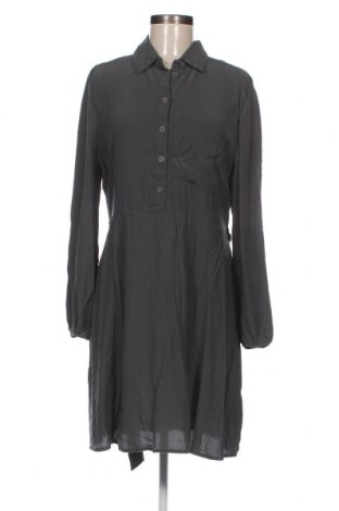 Kleid Guido Maria Kretschmer for About You, Größe L, Farbe Grau, Preis € 55,67