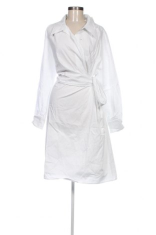 Kleid Guido Maria Kretschmer for About You, Größe 4XL, Farbe Weiß, Preis 38,97 €